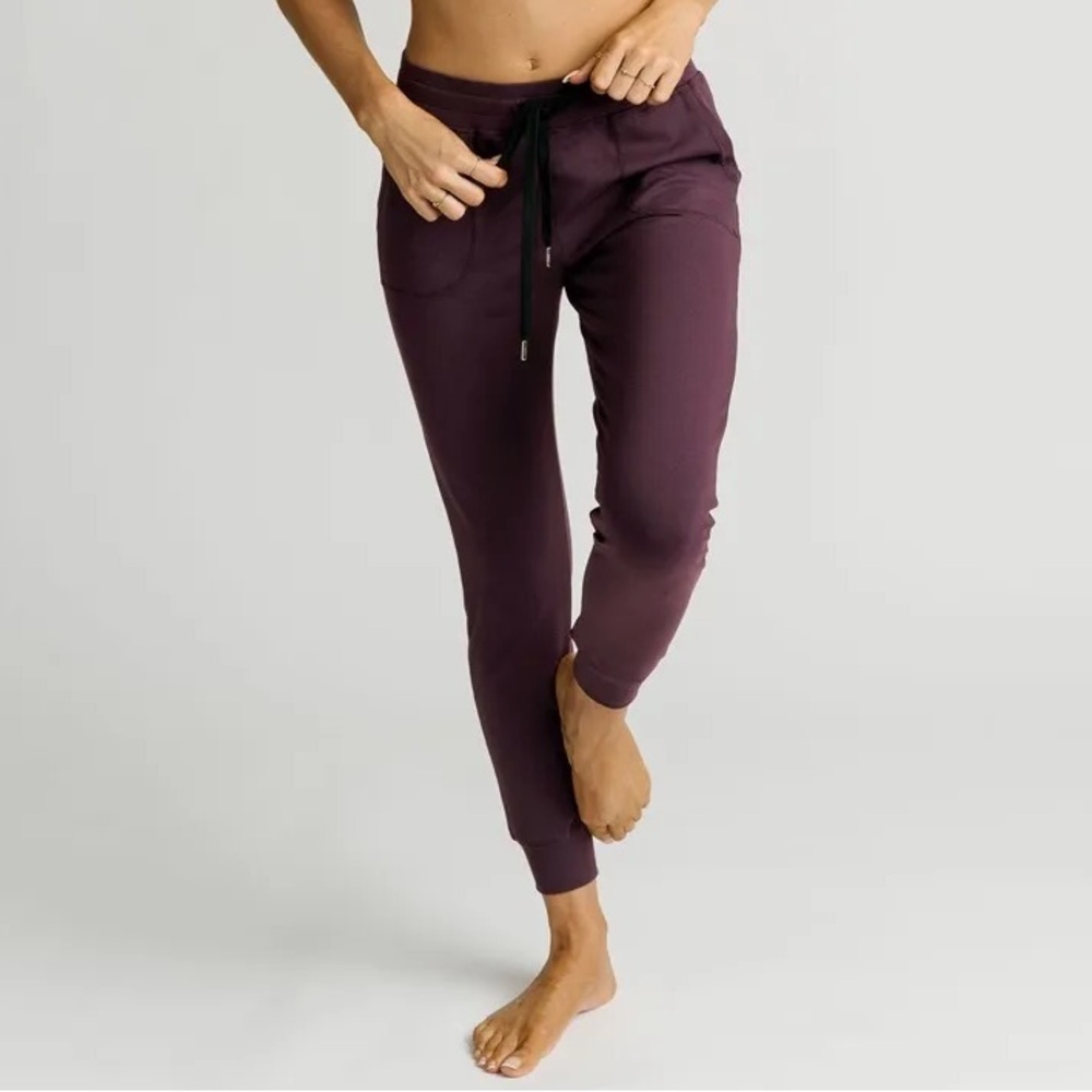 ZYIA Plum Unwind Jogger - OFFERS WELCOME